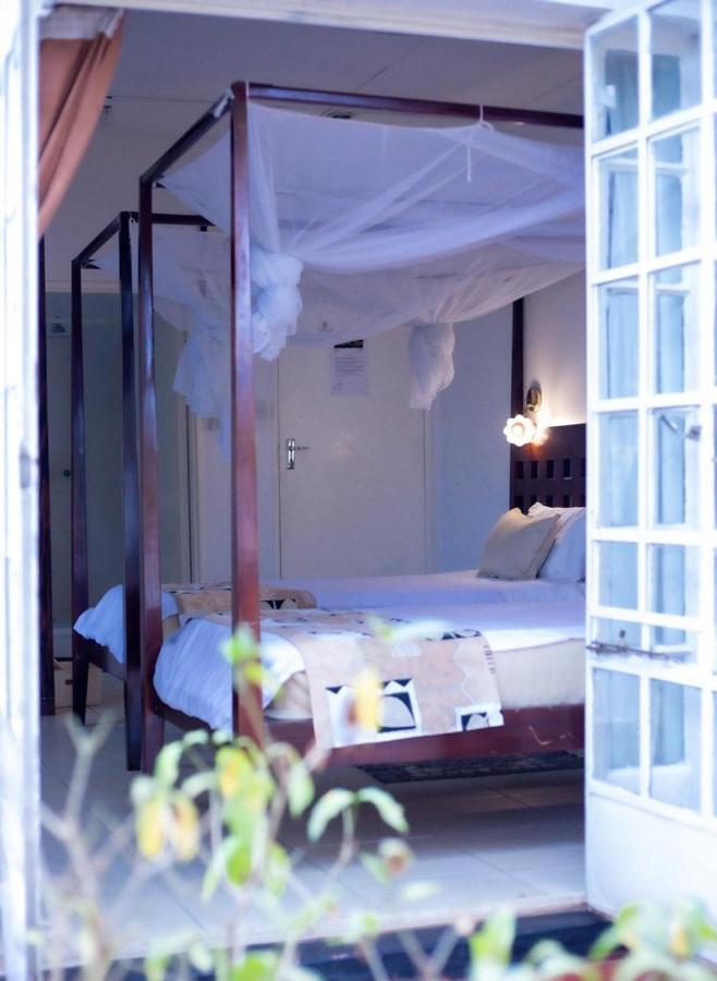 The Ad Lib Executive Lodge リロングウェ エクステリア 写真