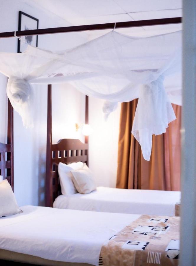 The Ad Lib Executive Lodge リロングウェ エクステリア 写真