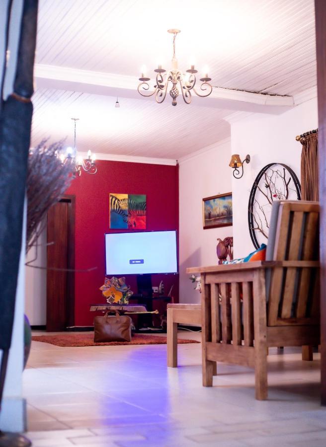 The Ad Lib Executive Lodge リロングウェ エクステリア 写真