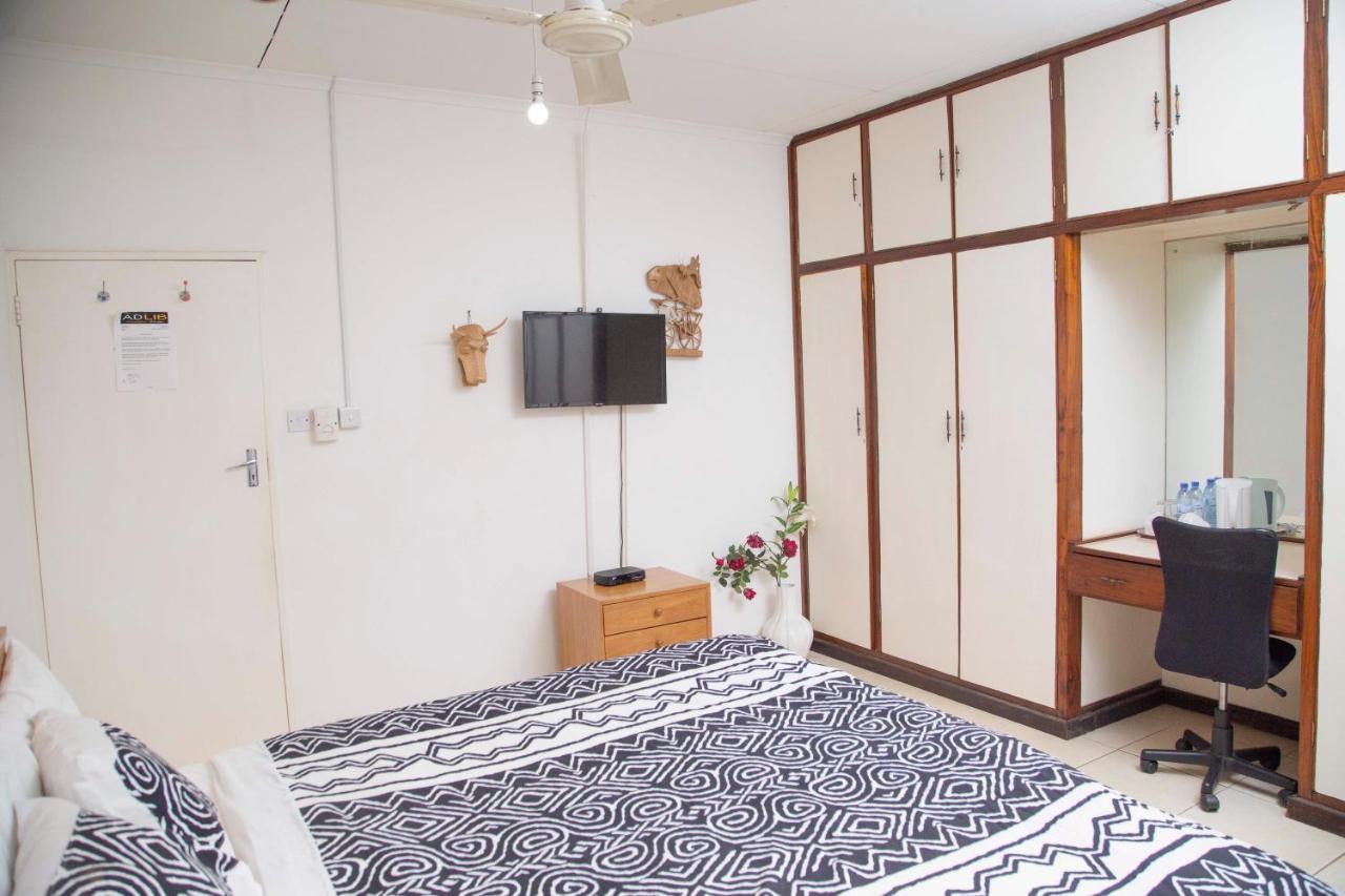 The Ad Lib Executive Lodge リロングウェ エクステリア 写真