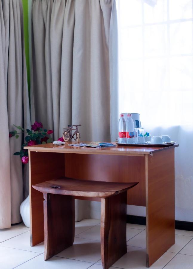 The Ad Lib Executive Lodge リロングウェ エクステリア 写真