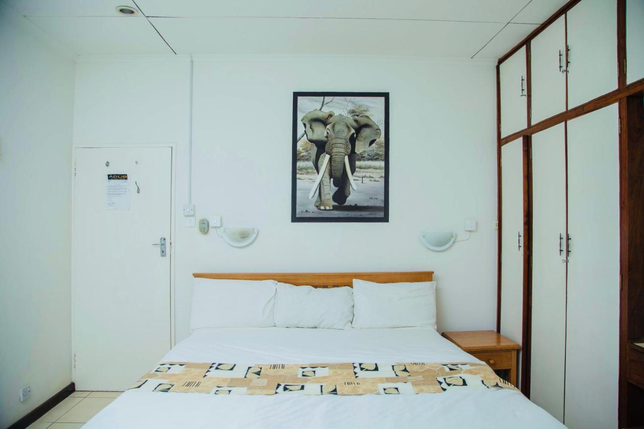 The Ad Lib Executive Lodge リロングウェ エクステリア 写真