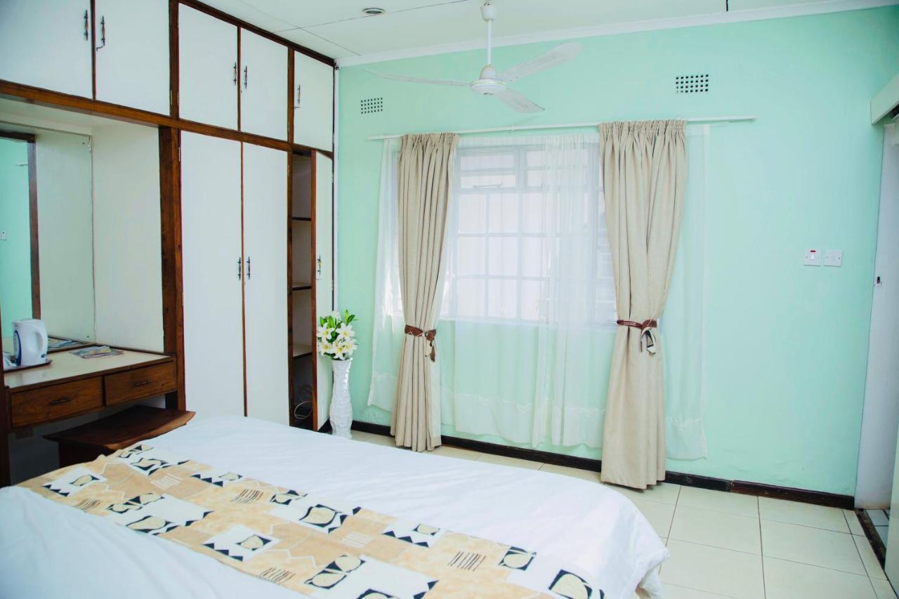 The Ad Lib Executive Lodge リロングウェ エクステリア 写真